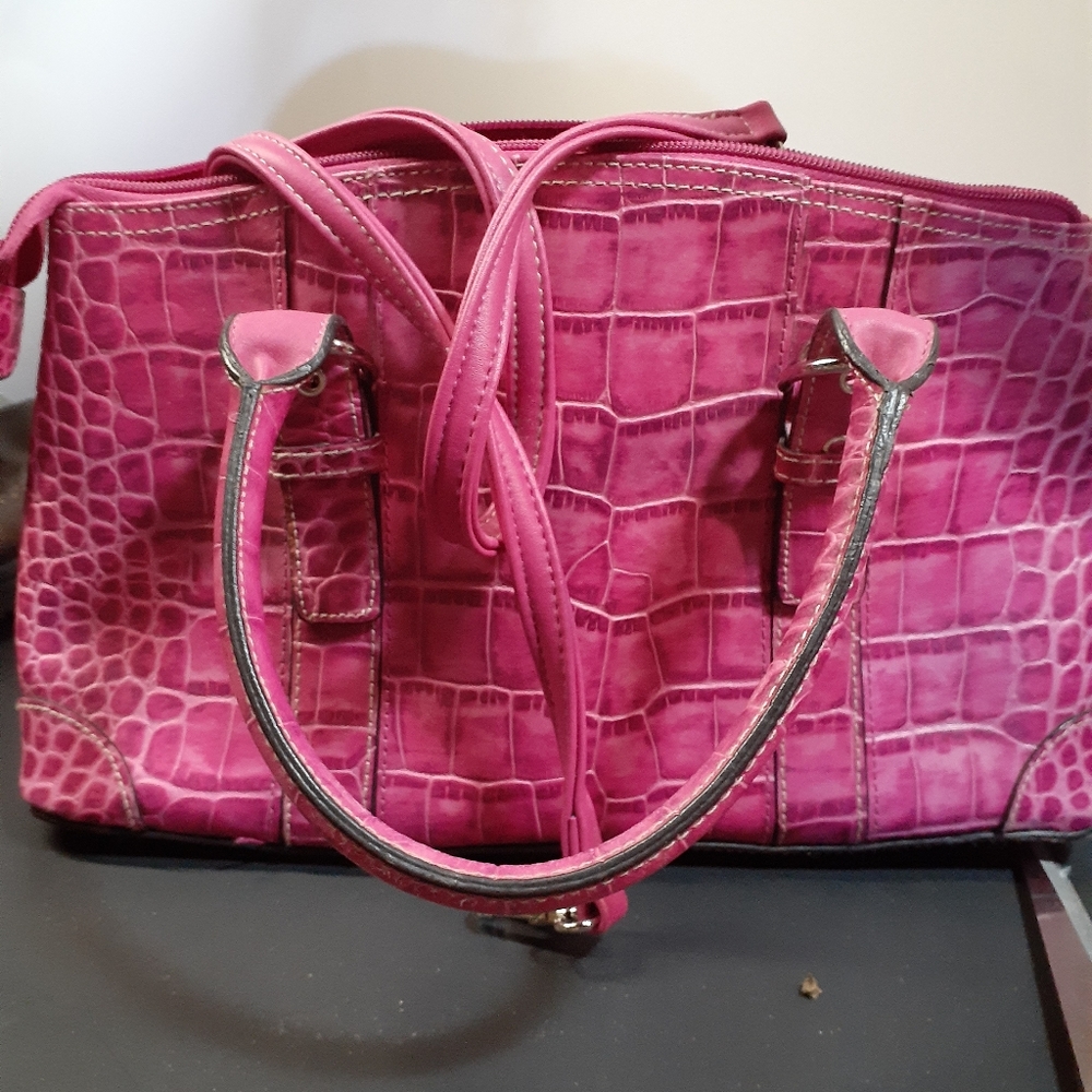Relativity bright pink purse
